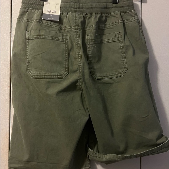🆕 NWT STYLE & CO ROLL CUFF SHORT IN OLIVE DRAB (S) - Picture 5 of 6